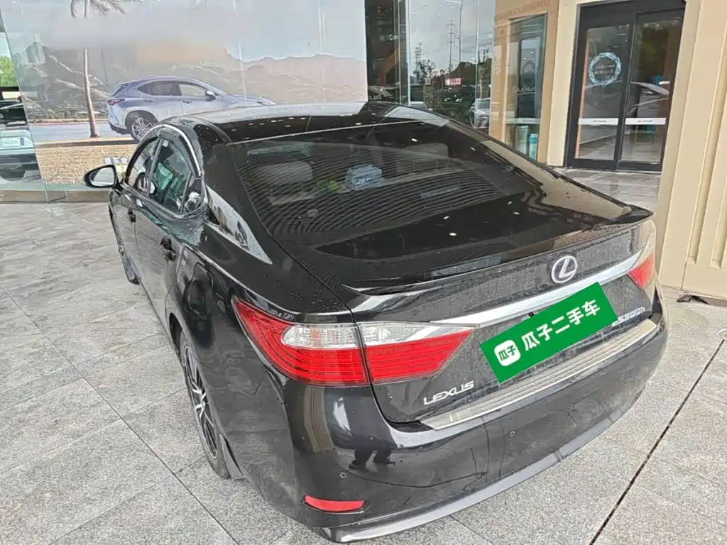 Lexus ES — миниатюра 5