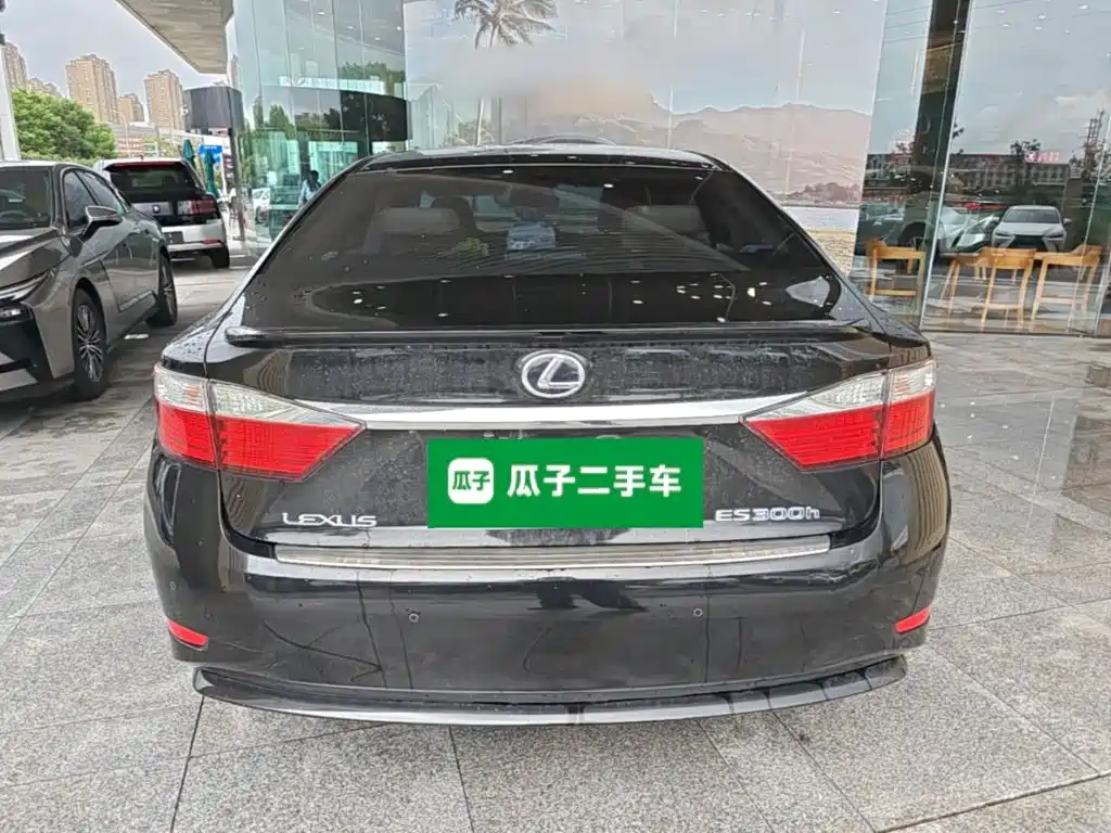 Lexus ES — миниатюра 6