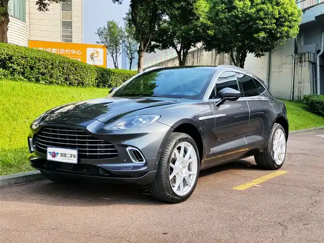 ASTON MARTIN  DBX 2021