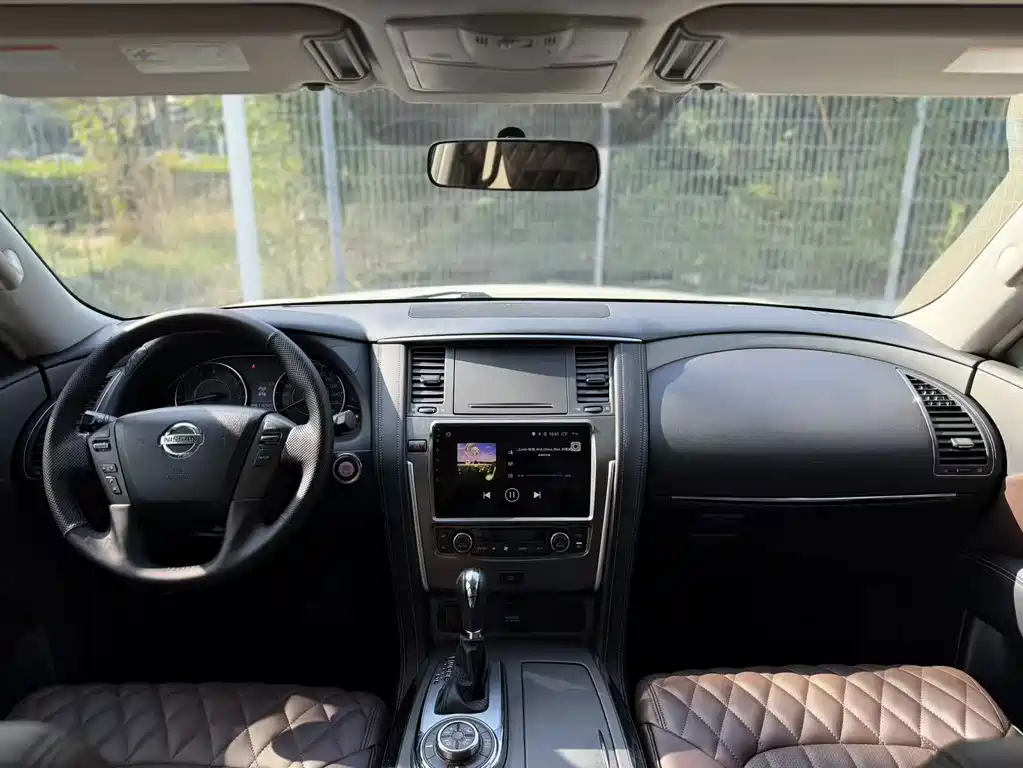 Nissan Patrol — миниатюра 7