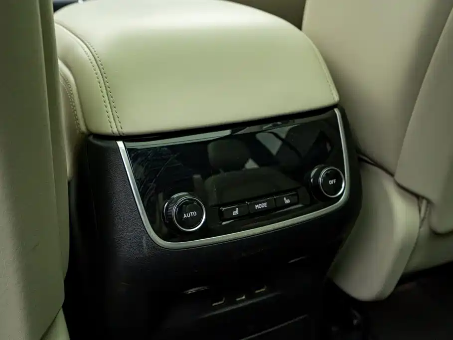 Li Auto Li ONE — миниатюра 12