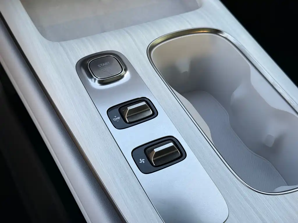 Xiaomi SU7 — миниатюра 13