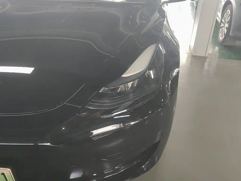 Tesla Model 3 — миниатюра 24