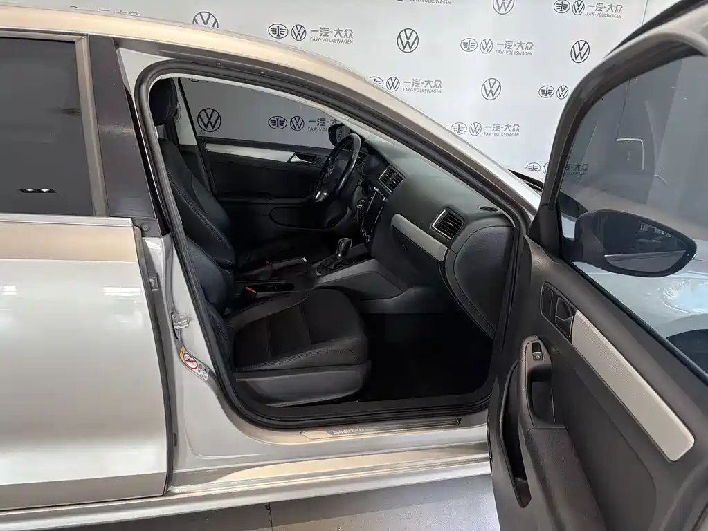 Volkswagen Sagitar — миниатюра 8
