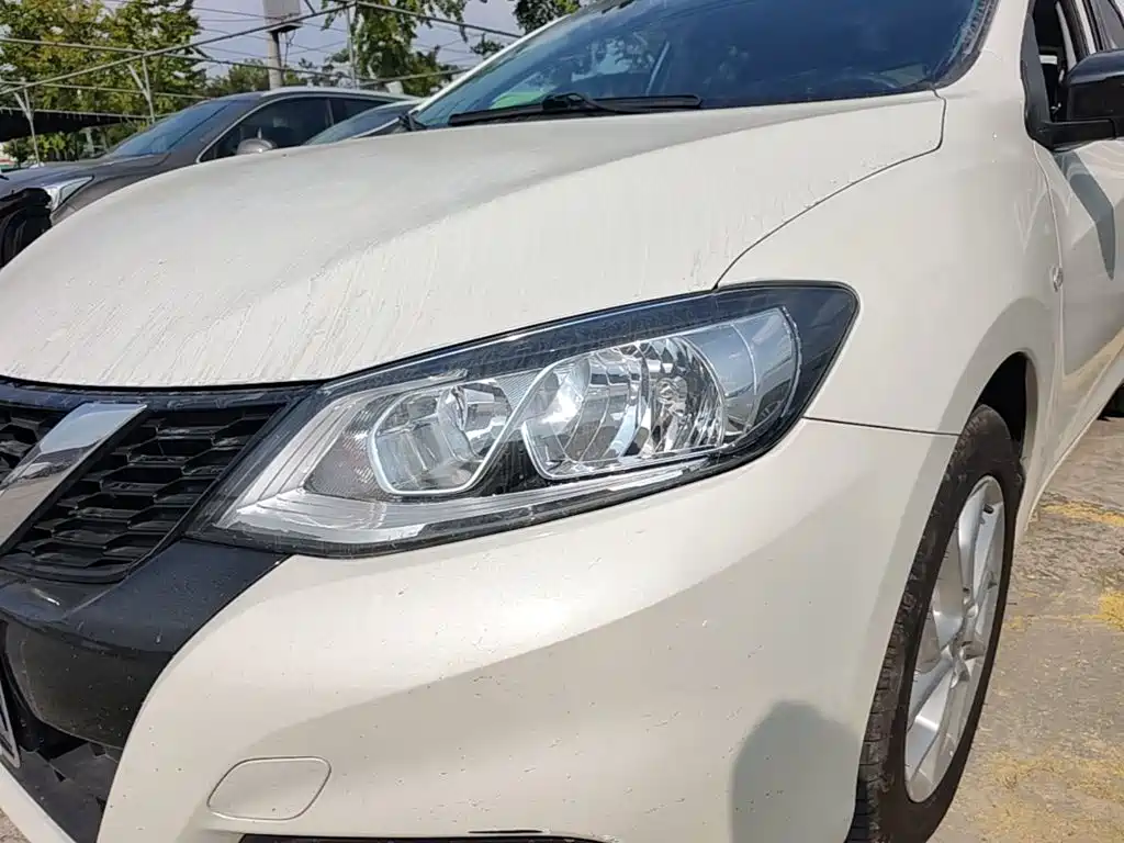 Nissan Tiida — миниатюра 24