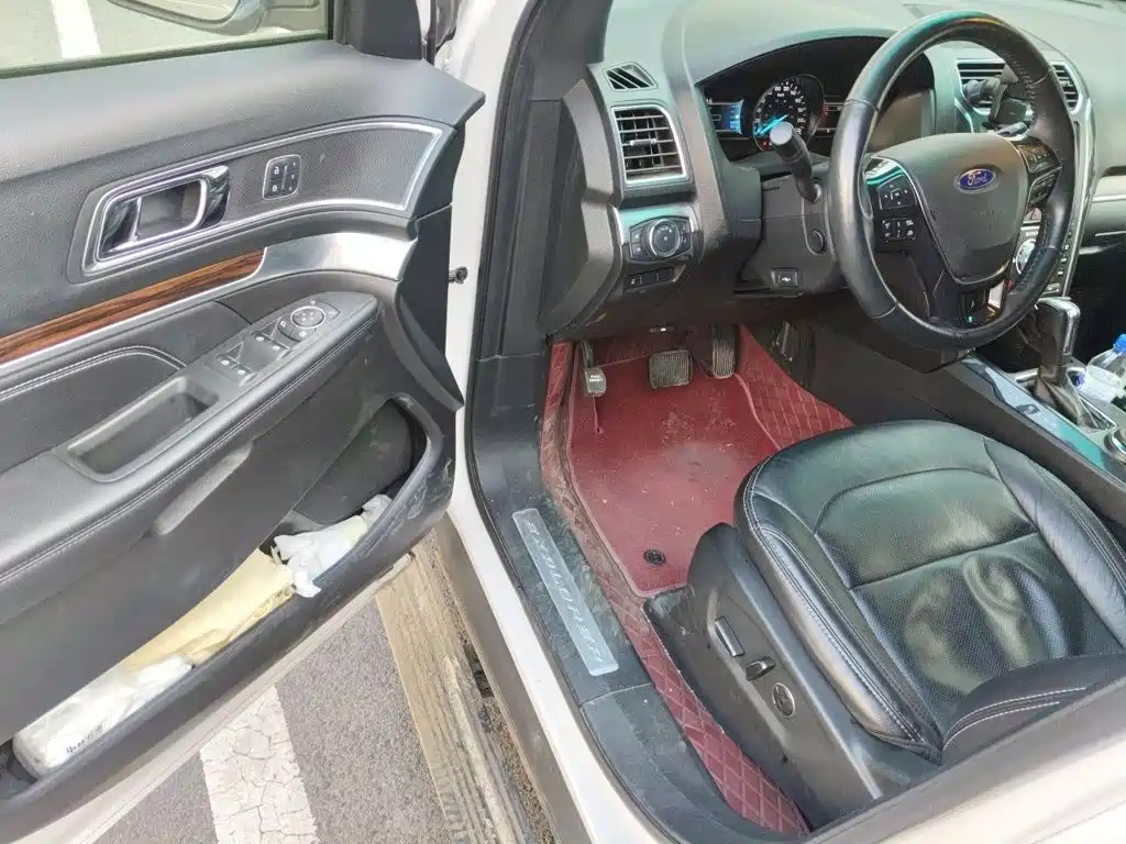 Ford Explorer (Import) — миниатюра 14