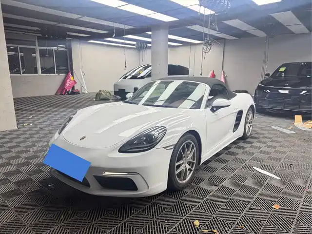 PORSCHE 718 2017