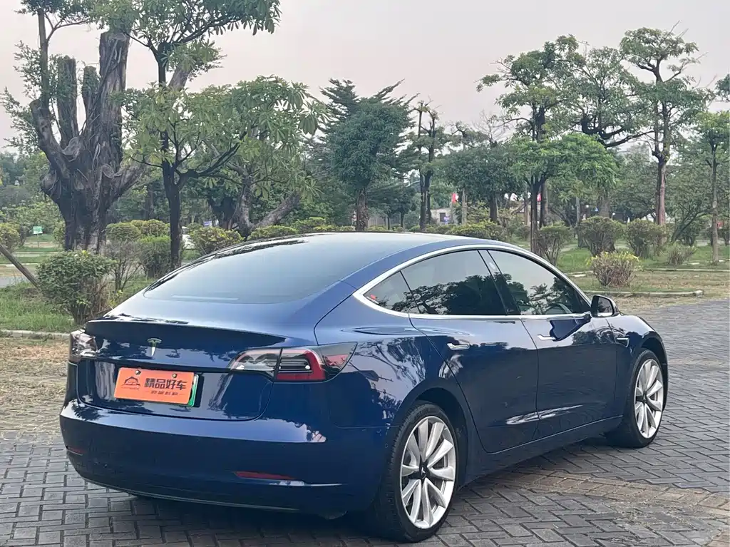Tesla Model 3 — миниатюра 18