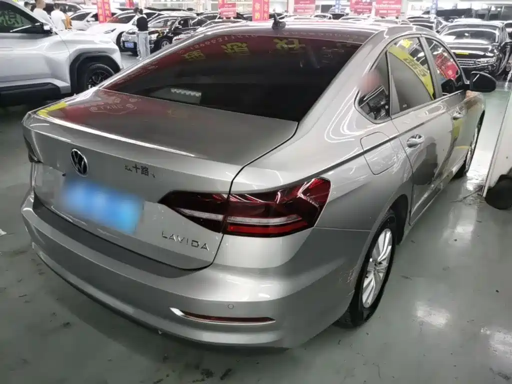 Volkswagen Lavida — миниатюра 7