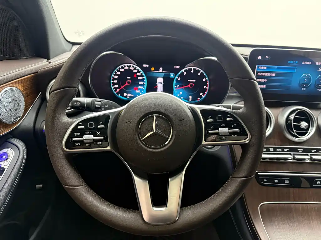Mercedes-Benz GLC — миниатюра 9
