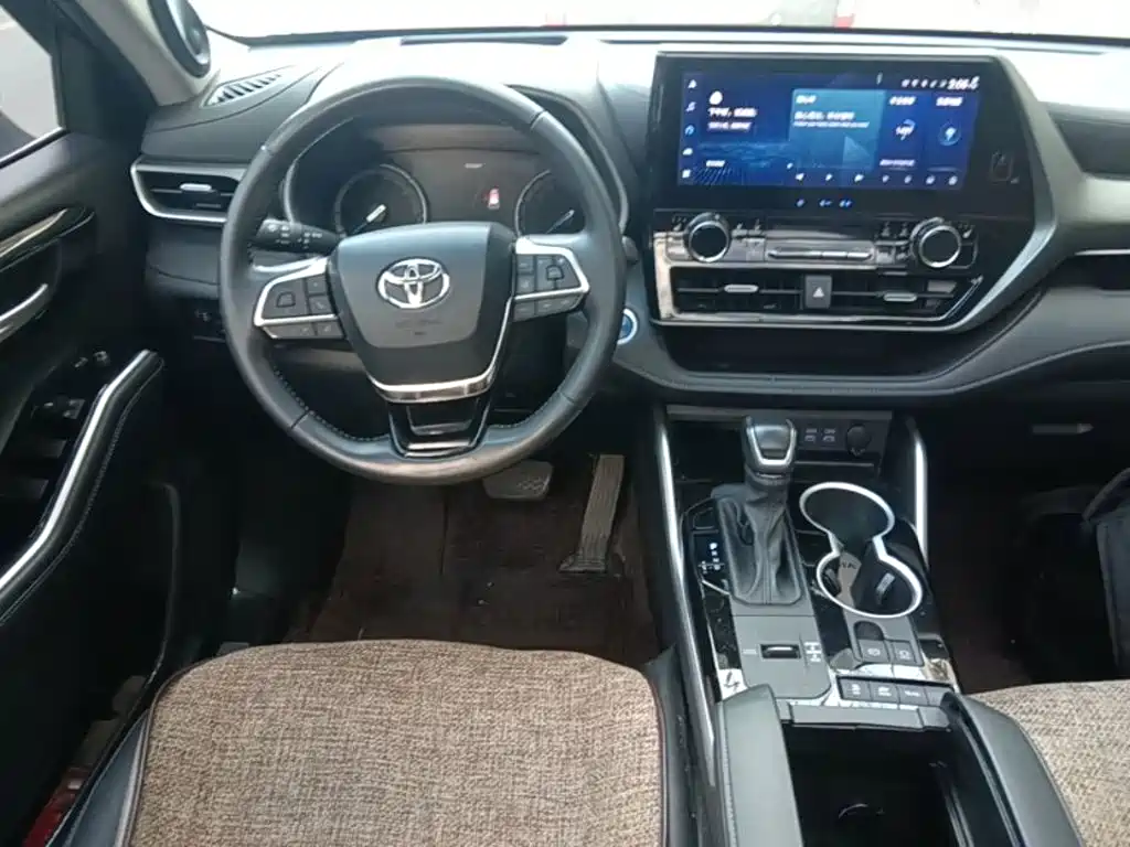 Toyota Highlander — миниатюра 11