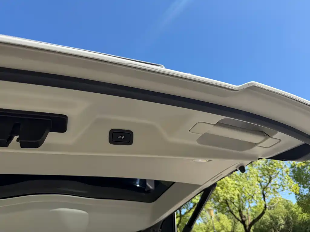 Land Rover Range Rover — миниатюра 16