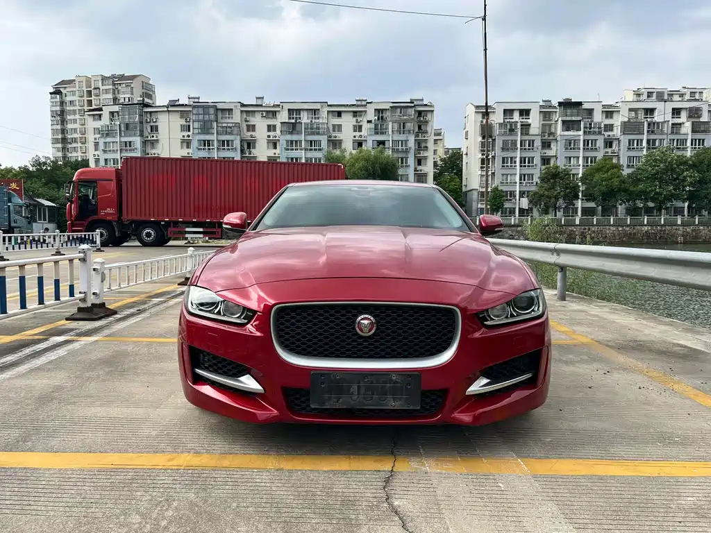 Jaguar XE 2017 2.0T 240PS R-Sport