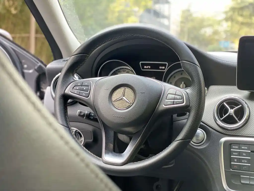 Mercedes-Benz GLA — миниатюра 6