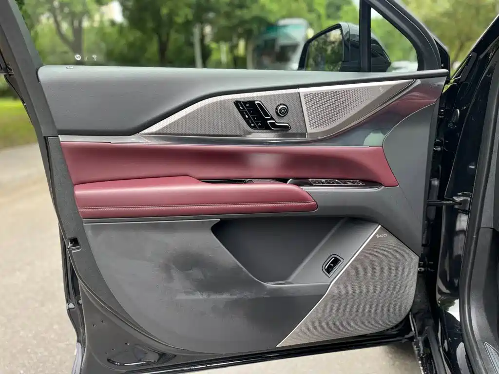 Cadillac XT5 — миниатюра 13
