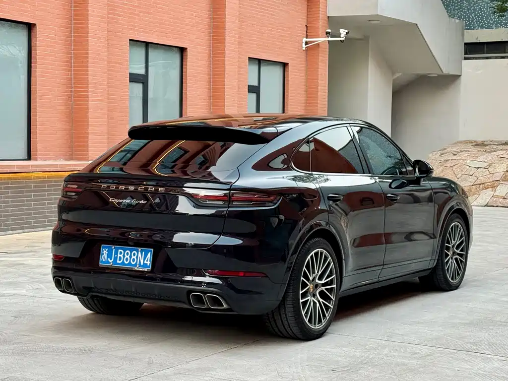 Porsche Cayenne — миниатюра 4