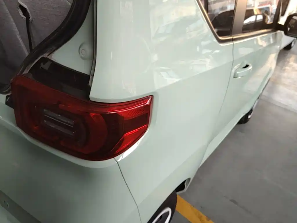 Wuling MINIEV — миниатюра 8