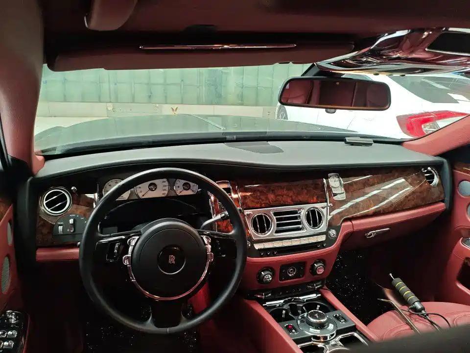 Rolls-Royce Ghost — миниатюра 3
