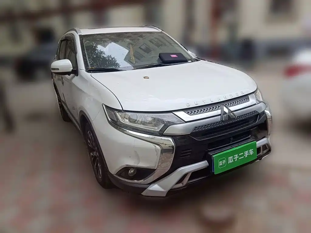 Mitsubishi Outlander — миниатюра 3