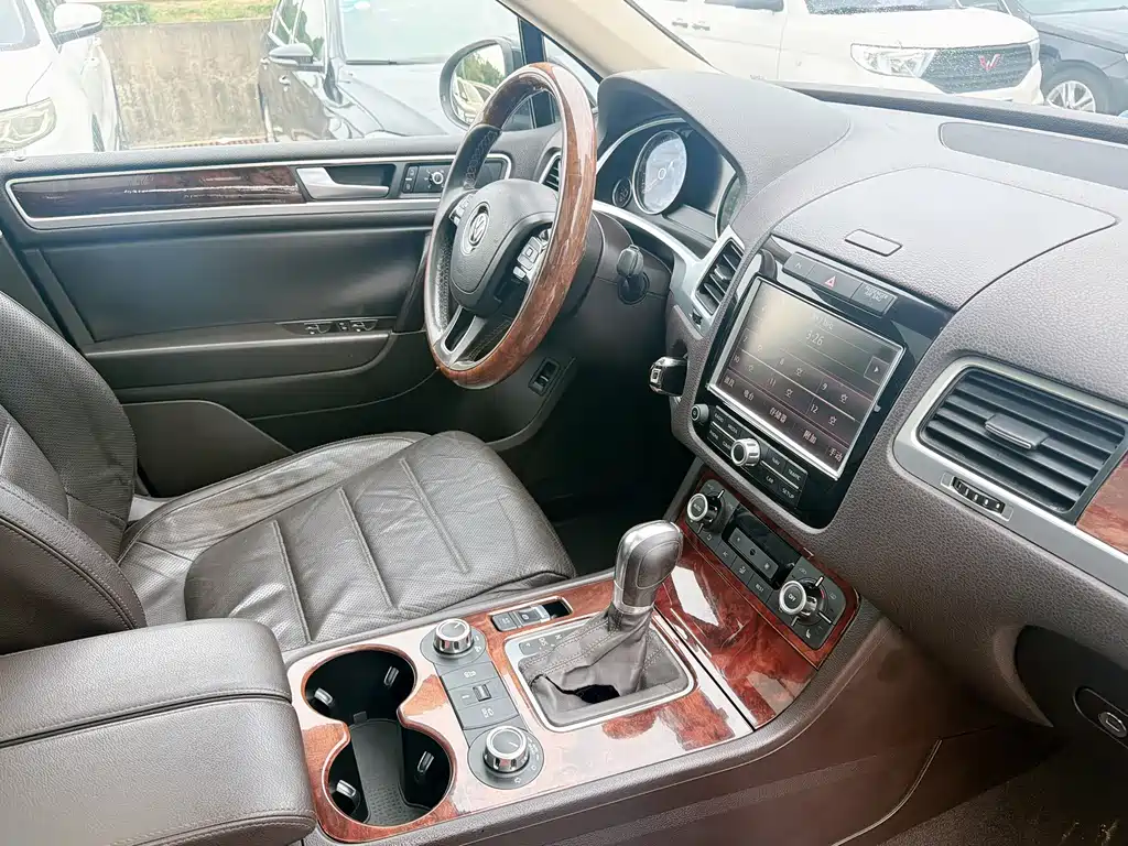 Volkswagen Touareg — миниатюра 16