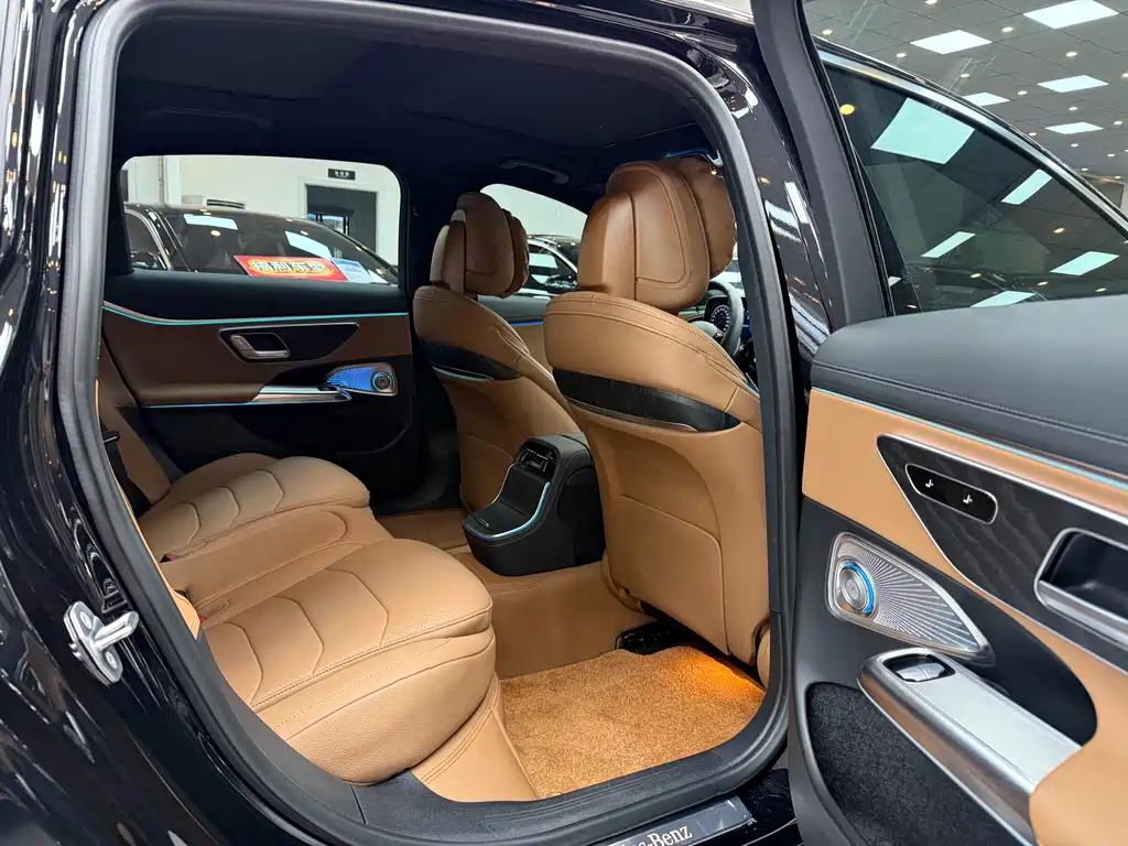 Mercedes-Benz E-Class — миниатюра 17