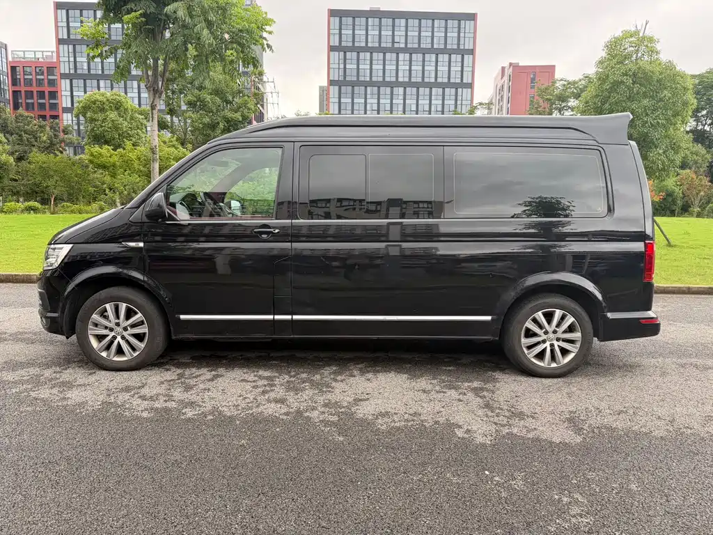 Volkswagen Caravelle 2018 2.0TSI Luxury 7 мест