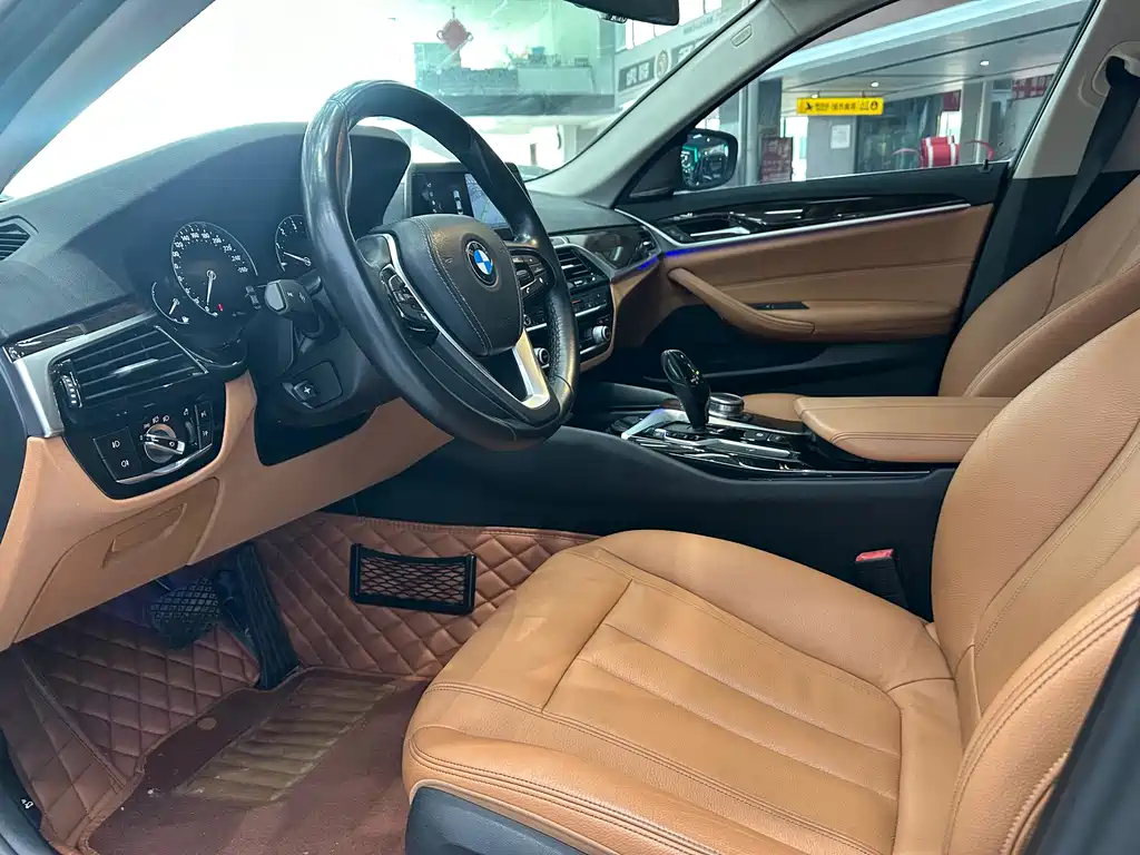 BMW 5 Series — миниатюра 7