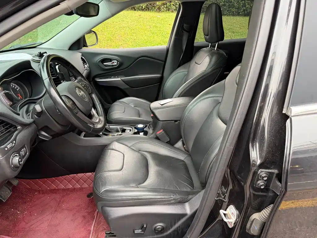 Jeep Cherokee — миниатюра 8