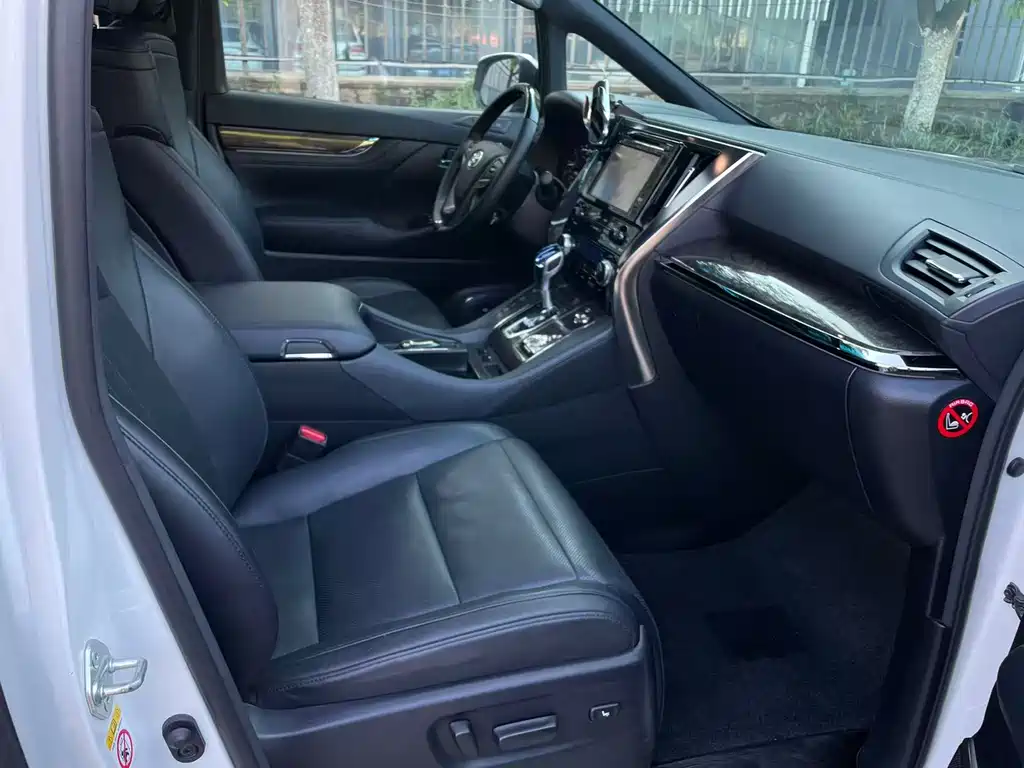 Toyota Alphard 2018 3.5L Luxury