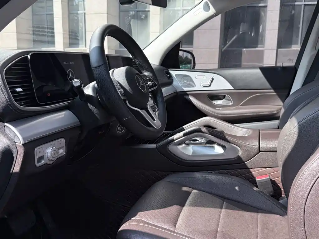 Mercedes-Benz GLE (Import) — миниатюра 5
