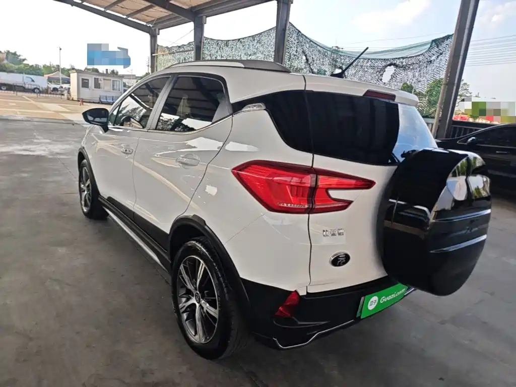 BYD Yuan EV — миниатюра 5