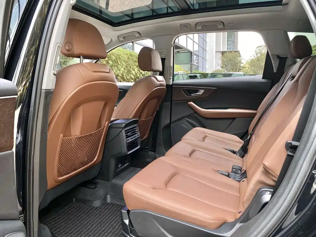 Audi Q7 — миниатюра 13