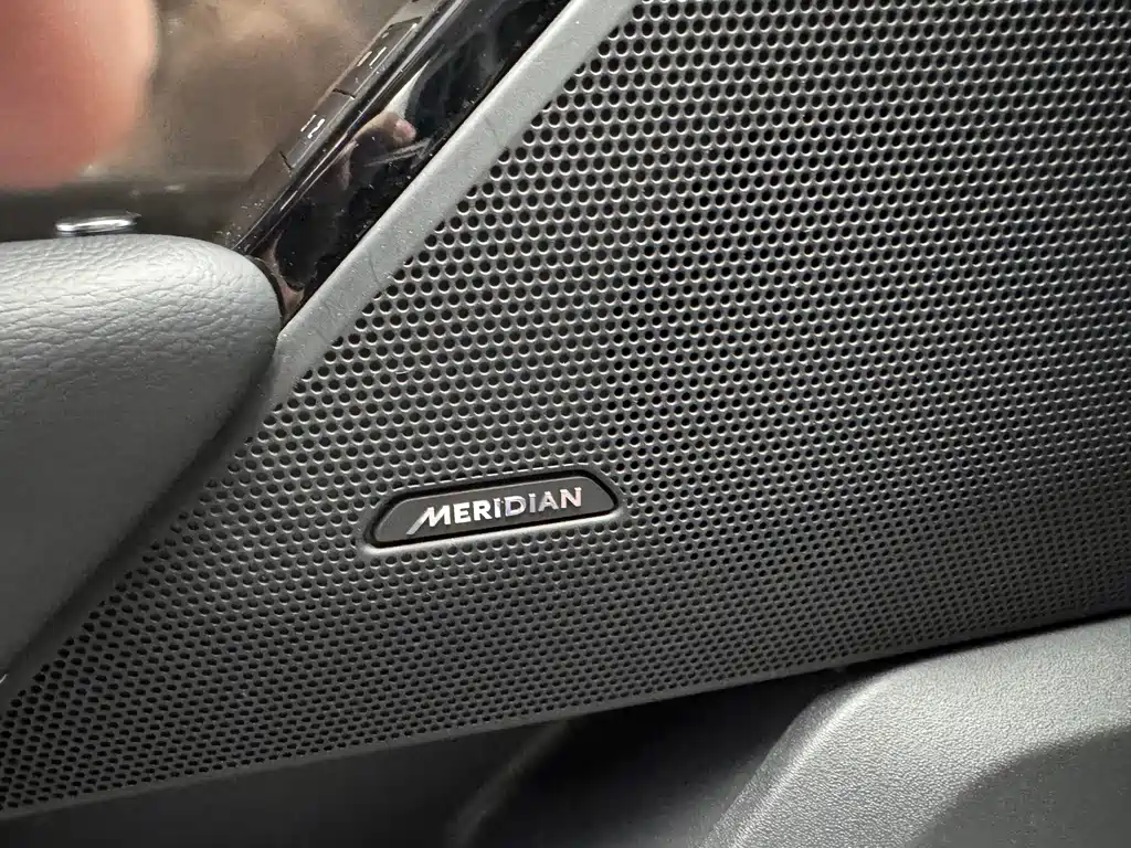 Land Rover Velar — миниатюра 10