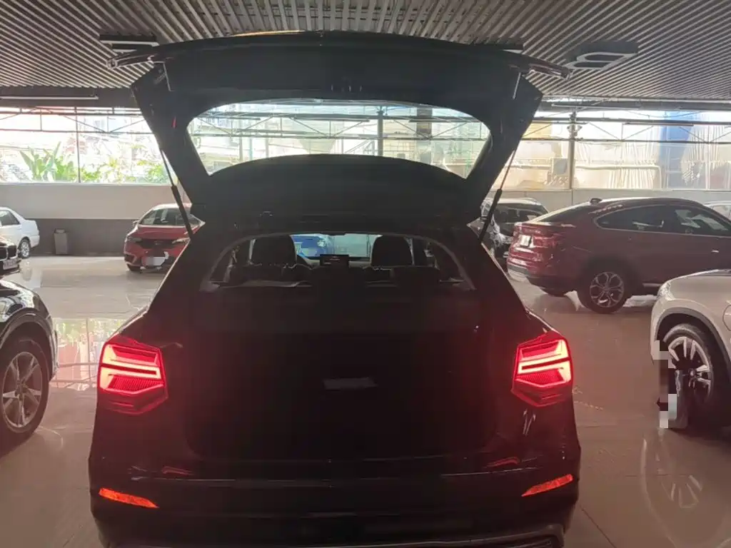 Audi Q2L e-tron — миниатюра 19