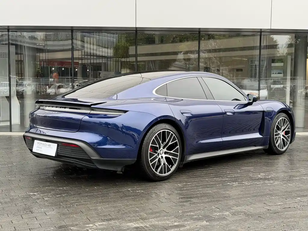 Porsche Taycan — миниатюра 3