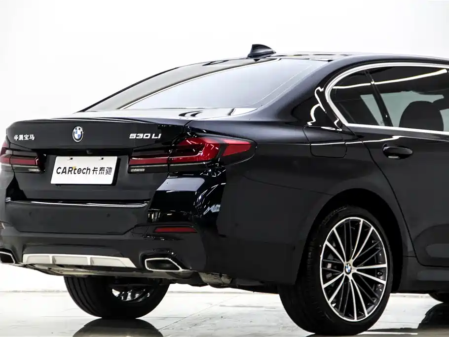 BMW 5 SERIES
