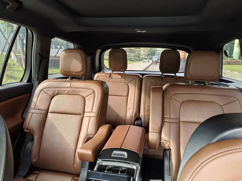 Lincoln Aviator — миниатюра 18