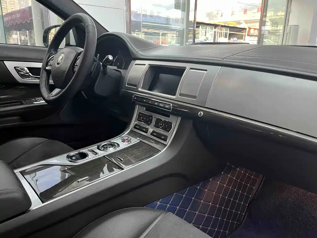 Jaguar XF 2015 XF 3.0 SC R-Sport