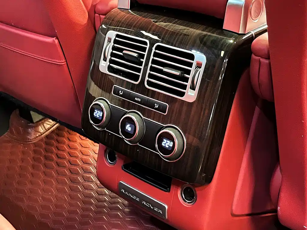 Land Rover Range Rover — миниатюра 24