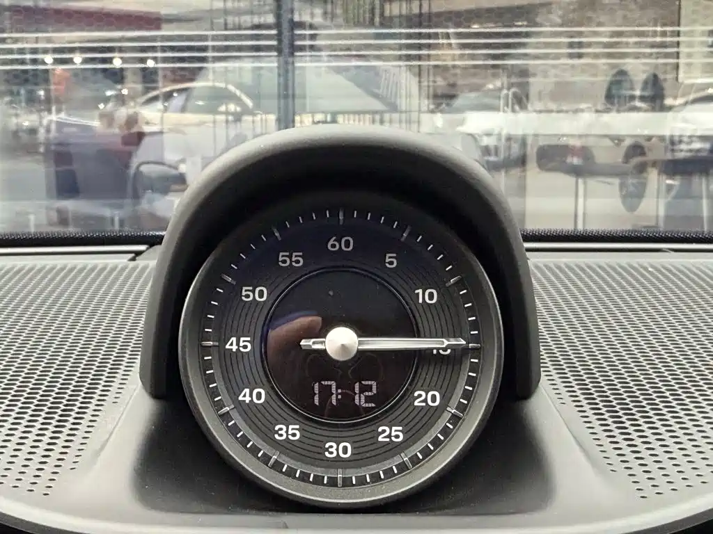 Porsche Taycan — миниатюра 20