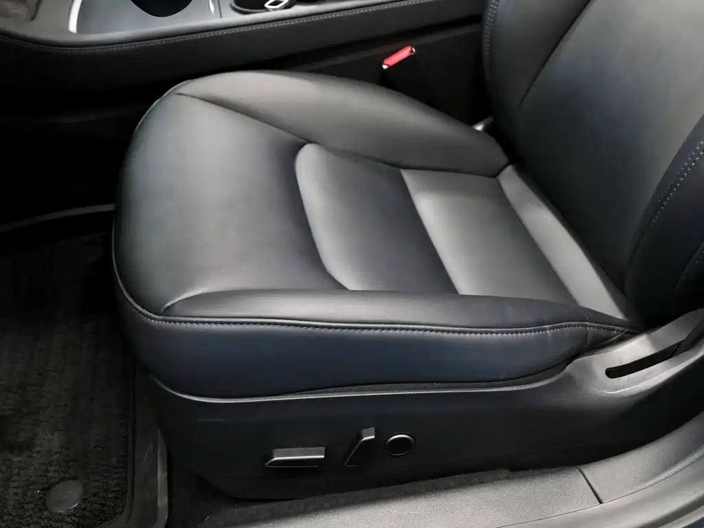 Tesla Model 3 — миниатюра 16