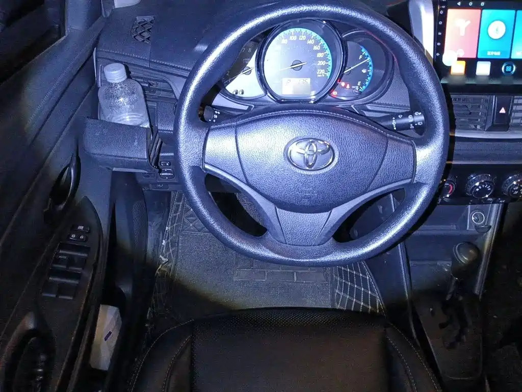 Toyota Yaris L — миниатюра 11