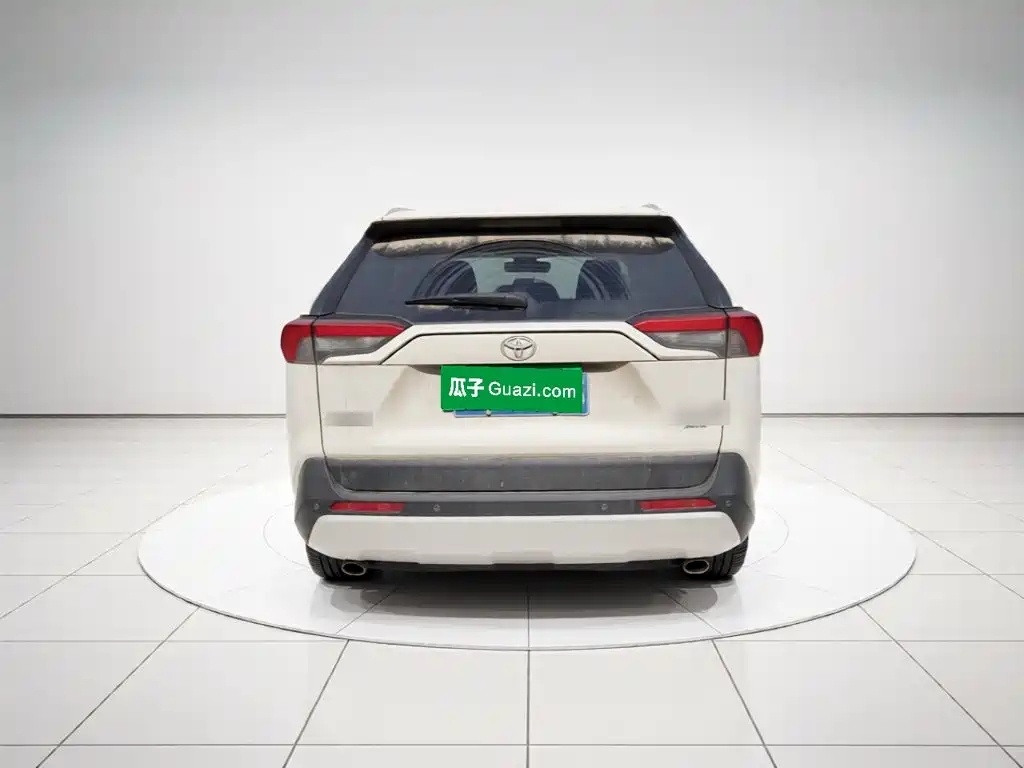 Toyota RAV4 — миниатюра 3