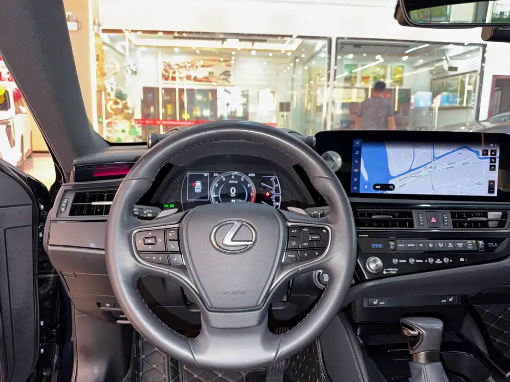 Lexus ES — миниатюра 8