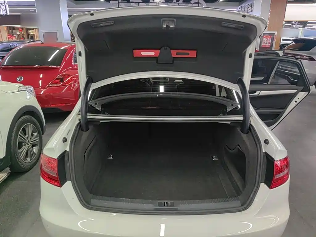 Audi A4L — миниатюра 19