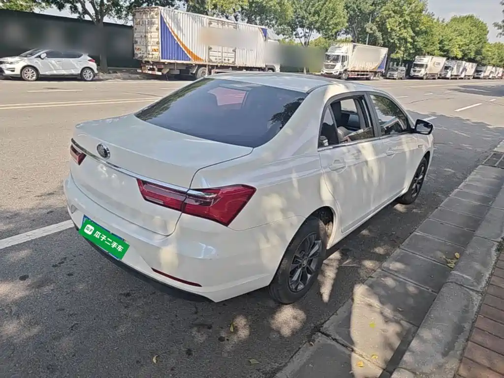 BYD Qin — миниатюра 7