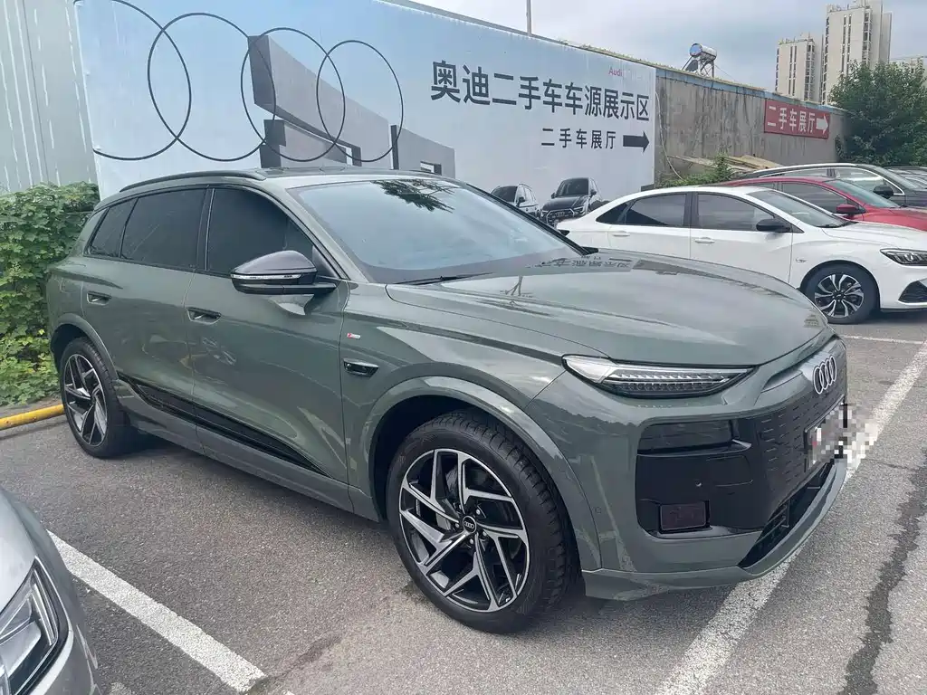 Audi Q6L e-tron — миниатюра 2