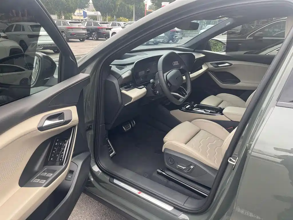 Audi Q6L e-tron — миниатюра 7