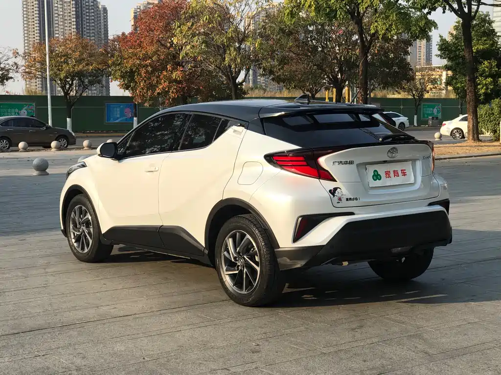 Toyota C-HR 2.0L Luxury Edition, фото 7