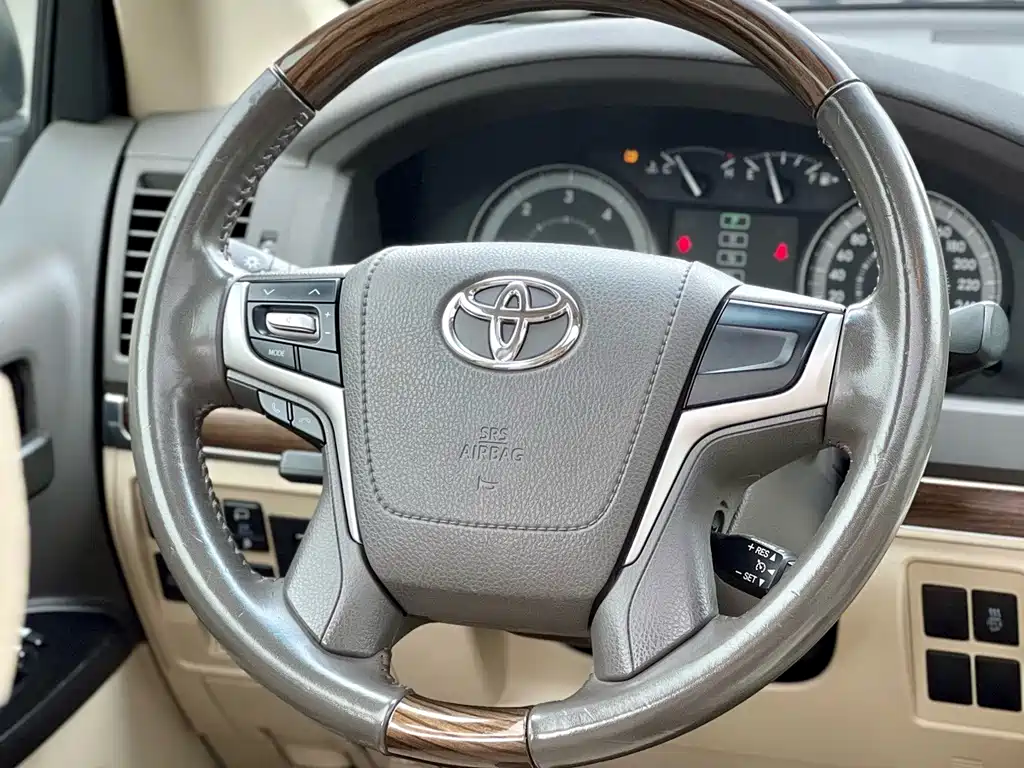 Toyota Land Cruiser — миниатюра 13